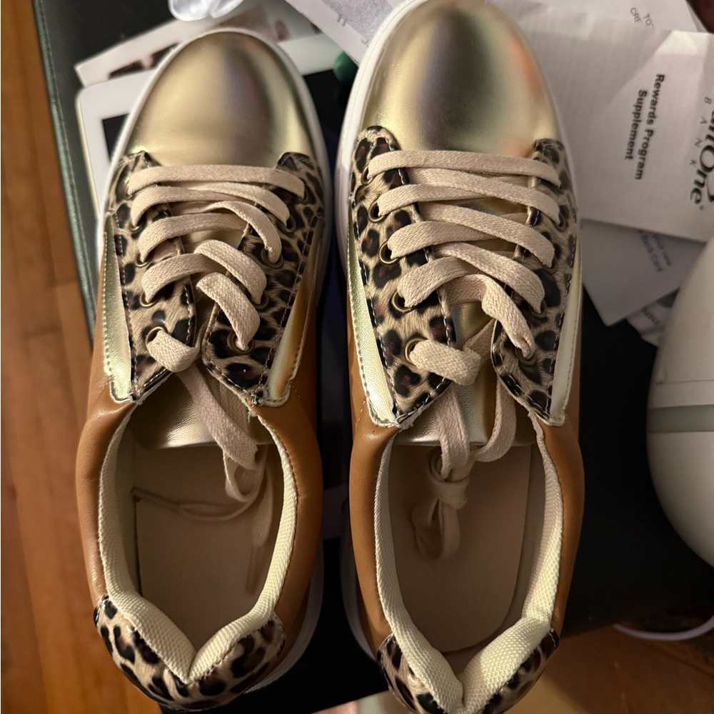 Women’s platform sneakers